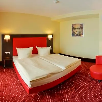 Western Plaza 4*
