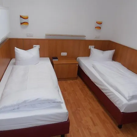 Altan Hotell 2*