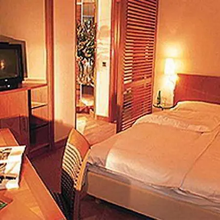 Eggers 4* Amburgo