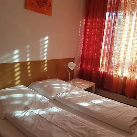 Wandsbek Hotel *