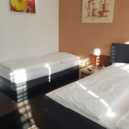 Wandsbek Hotel *