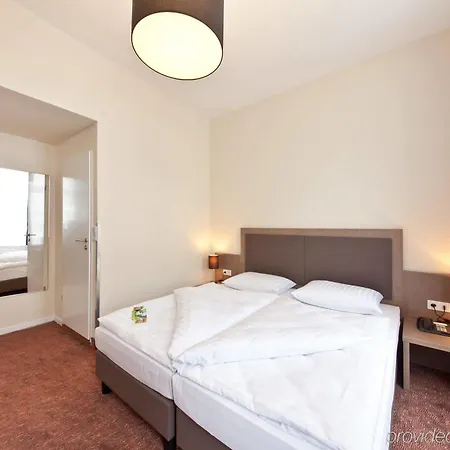 Hotel Alster 3*