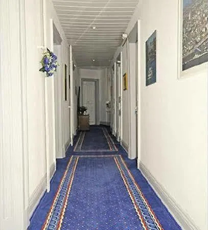 Bei Der Esplanade Hotel 2*