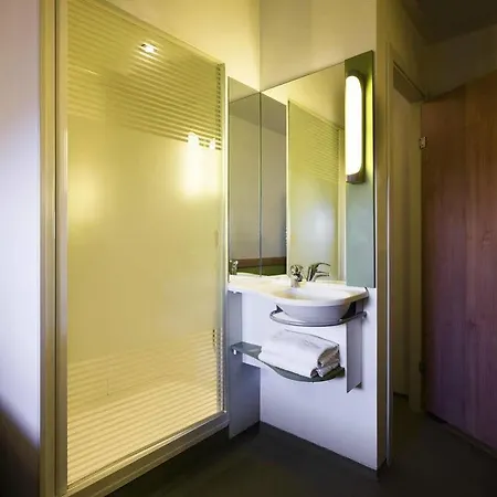 מלון Ibis Budget Altona 2*