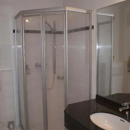 Entree Gross Borstel Garni Hotell
