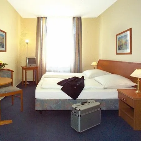 Lumen Am Hauptbahnhof Hotel 3*