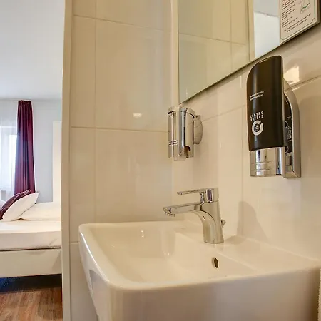 West 3* Hamburg