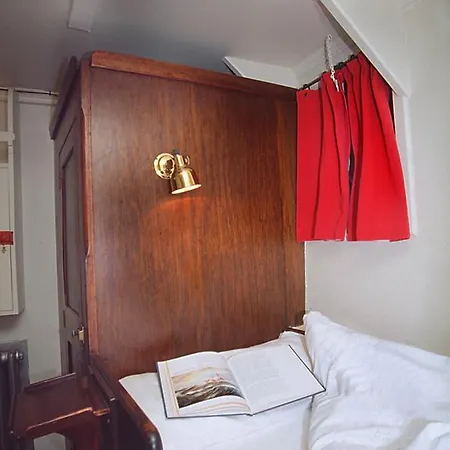 Feuerschiff Hotel *