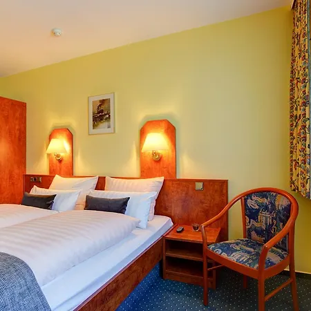 Hotel Hotel Elbinsel Free Parking 3*