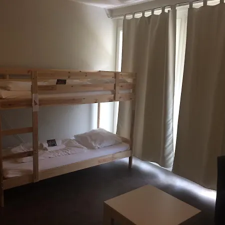 Homeport Hostal *