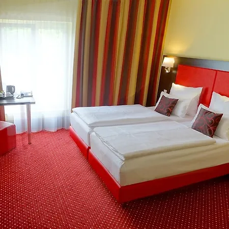 Western Plaza Hotel