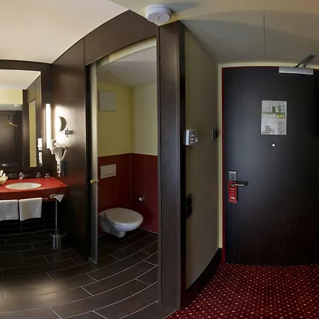 Western Plaza 4*