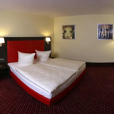 Western Plaza Hotel