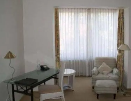 Hotel Entree Gross Borstel Garni 3*