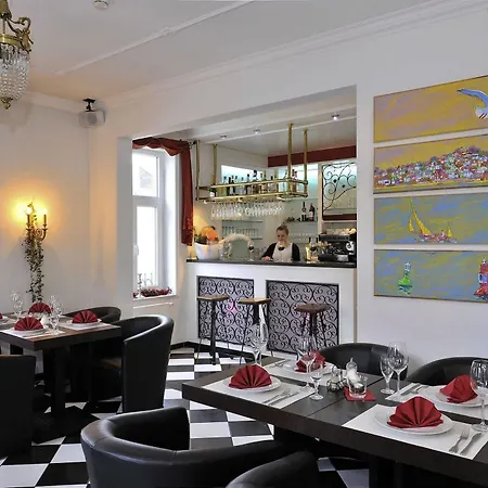 Behrmann Hotel 3*