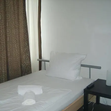 Wandsbek Hotel *