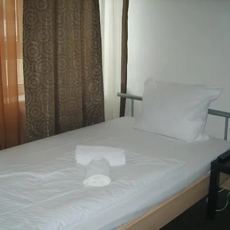 Wandsbek Hotel *