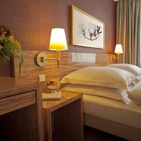 Hotel Western Raphael Altona 3*