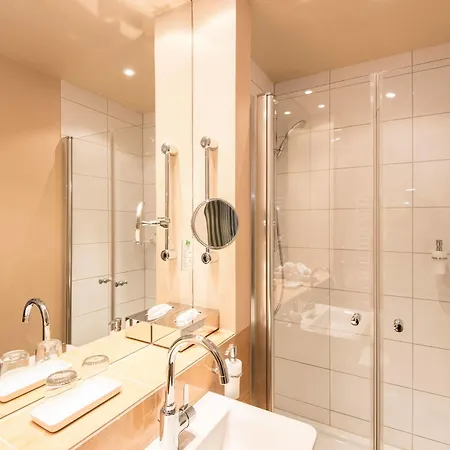 Hotell House 4*