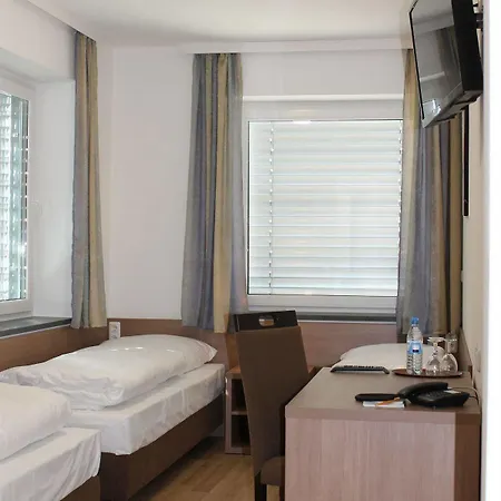 Hotel Am 3*