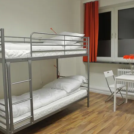 Mac Hostel *