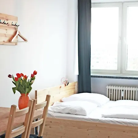 Mac Hostel *