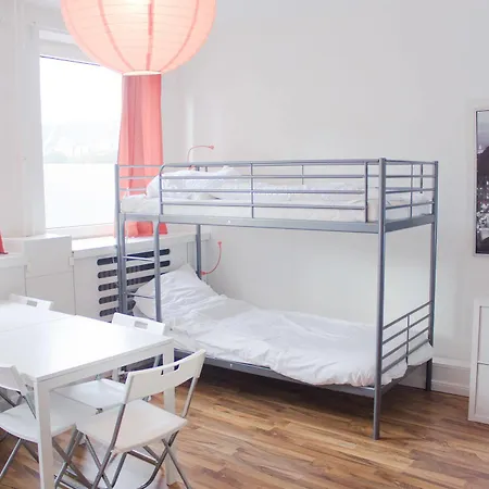 Mac Hostel
