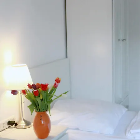 Mac Hostel
