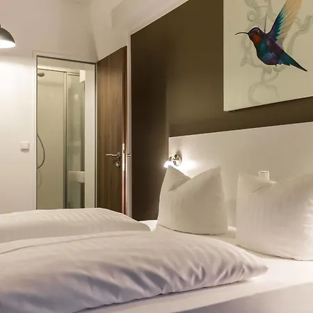 West Hotel 3*