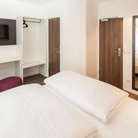 West Hotel 3*