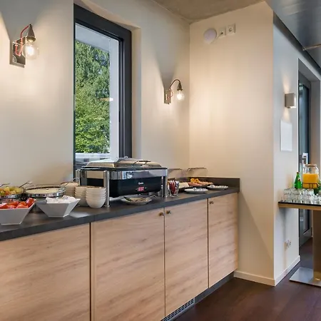 Aparthotel Signature East 3*