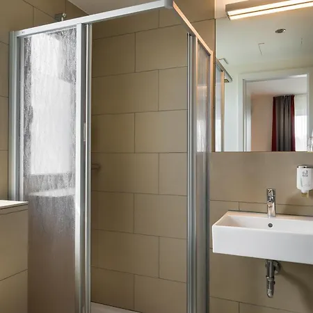 Signature East Aparthotel 3*