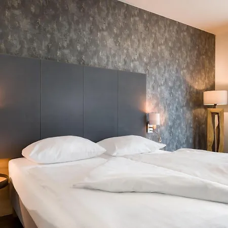 Signature East Aparthotel