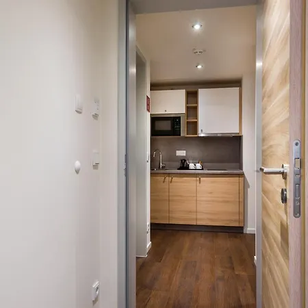 Aparthotel Signature East