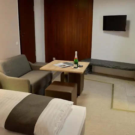 Hana Hotell