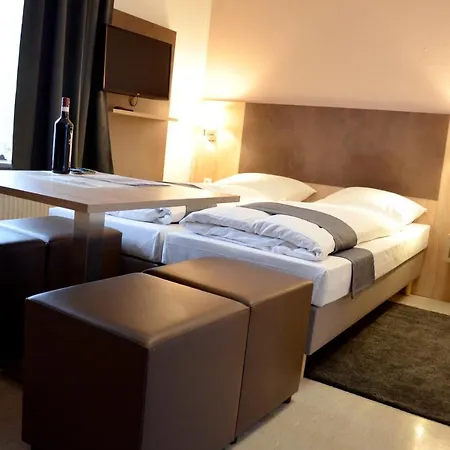 Hana Hotell 2*