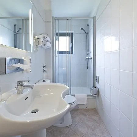 Leonardo Airport 3* Hamburgo