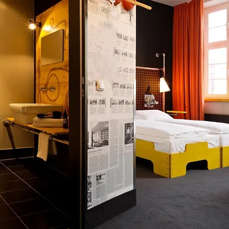Hotel Superbude St Pauli 3*