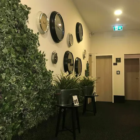 Hamburg Room 2* Hamburg