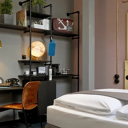 25hours Altes Hafenamt Hotel 4*