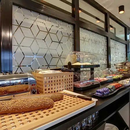 Boutique 125 Airport By Ina Hotell
