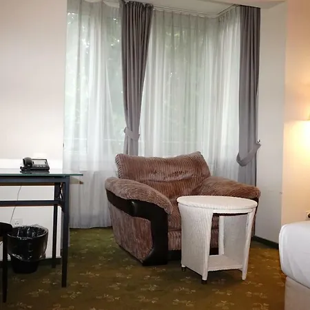 Entree Gross Borstel Garni Hotel 3*