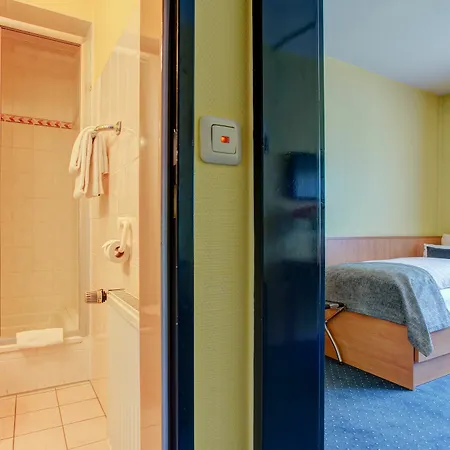 Hotel Elbinsel Free Parking Hamburg