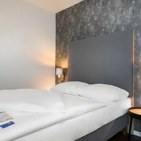 Signature East Aparthotel 3*