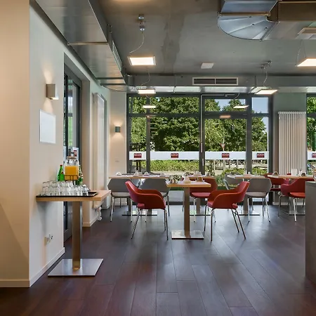Aparthotel Signature East