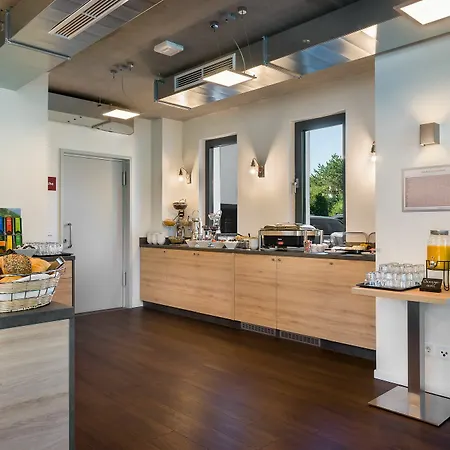 Aparthotel Signature East 3*