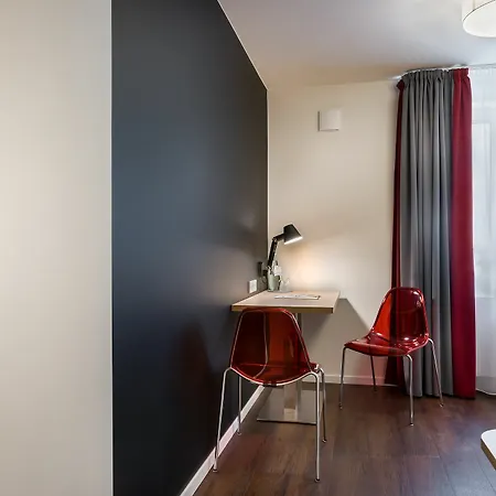 Aparthotel Signature East