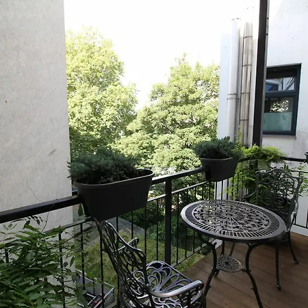 Exclusive Station Apartment