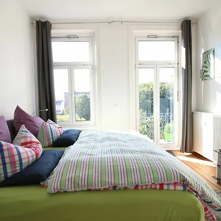 Exclusive Station Apartment