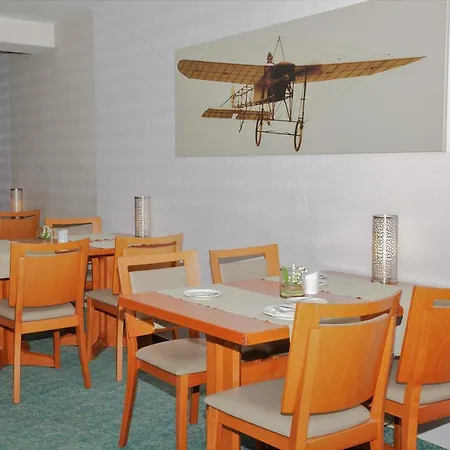 Hotel Cockpit